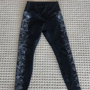 Lululemon yoga pants size 10.